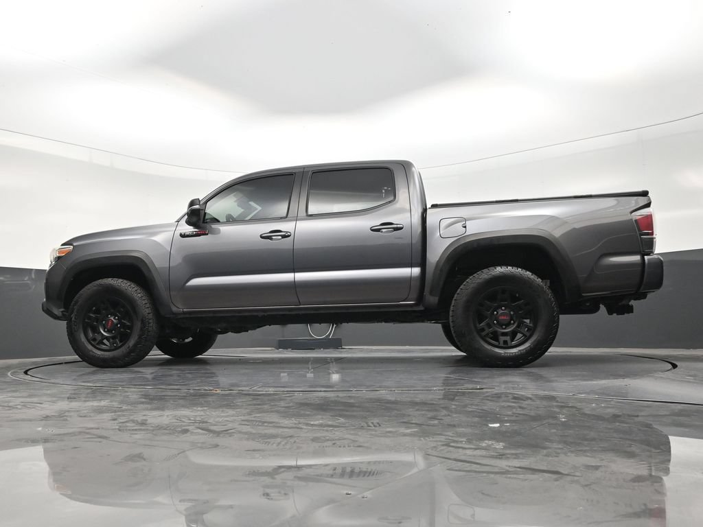 Used 2017 Toyota Tacoma TRD Sport w/ Tow Package RWD image 22