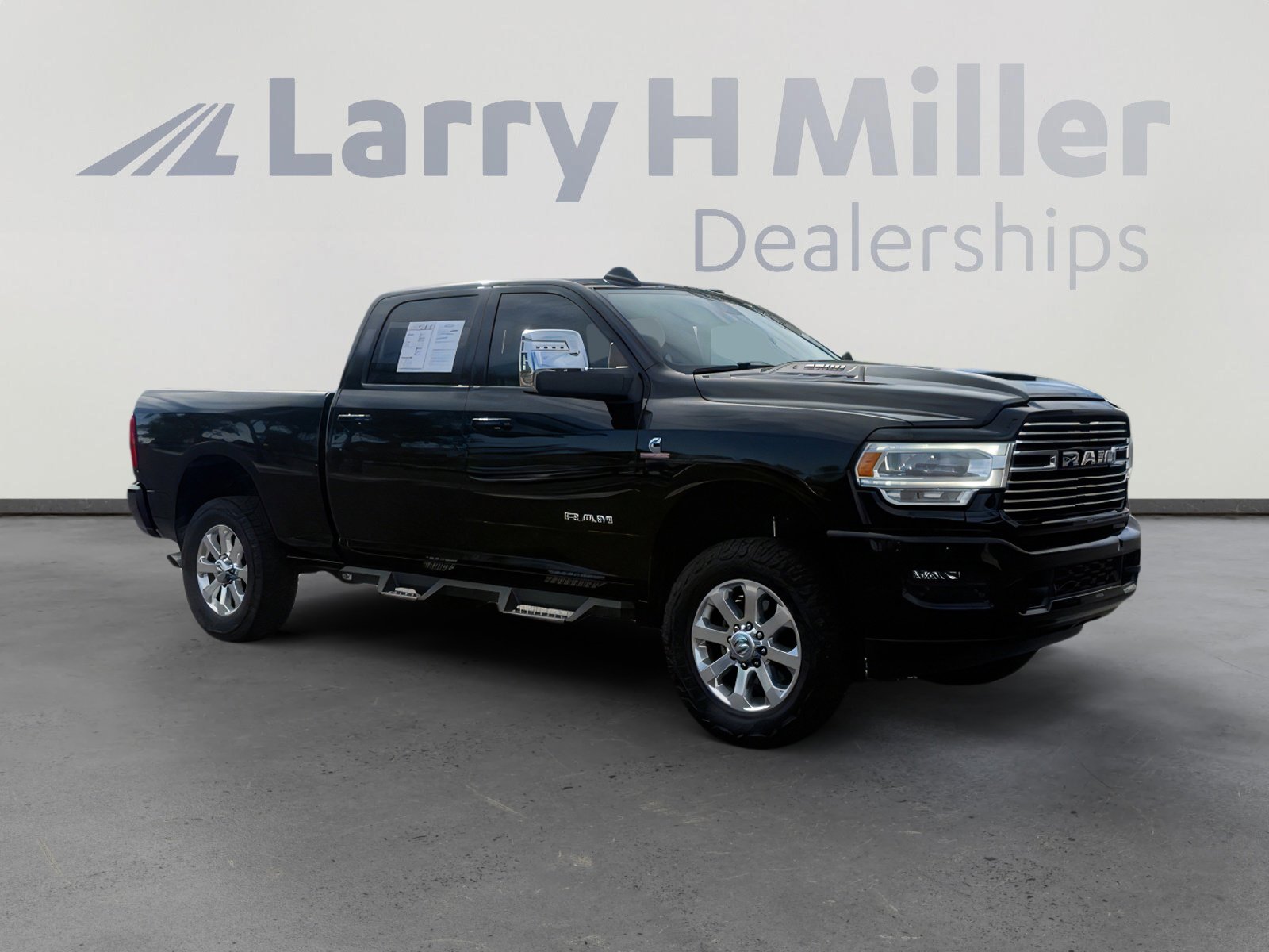 Used 2024 RAM 2500 Laramie w/ Sport Appearance Package image 8