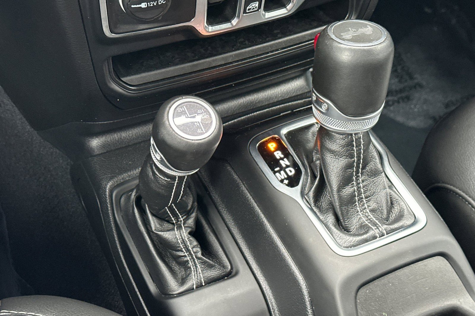 Used 2023 Jeep Wrangler Sahara image 22