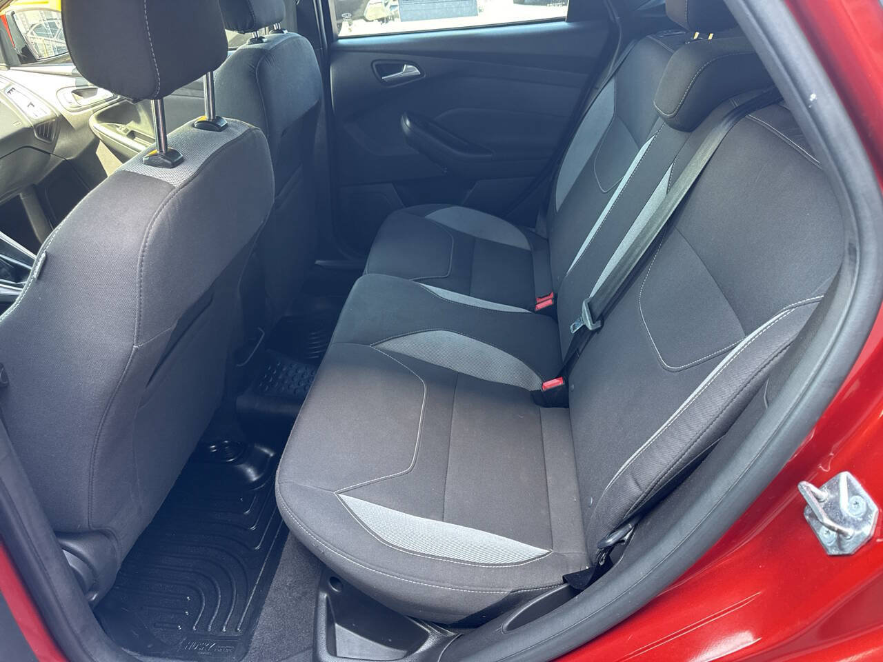 Used 2018 Ford Focus ST FWD image 16