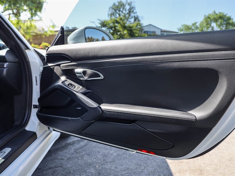 Used 2018 Porsche 718 Cayman S RWD image 18