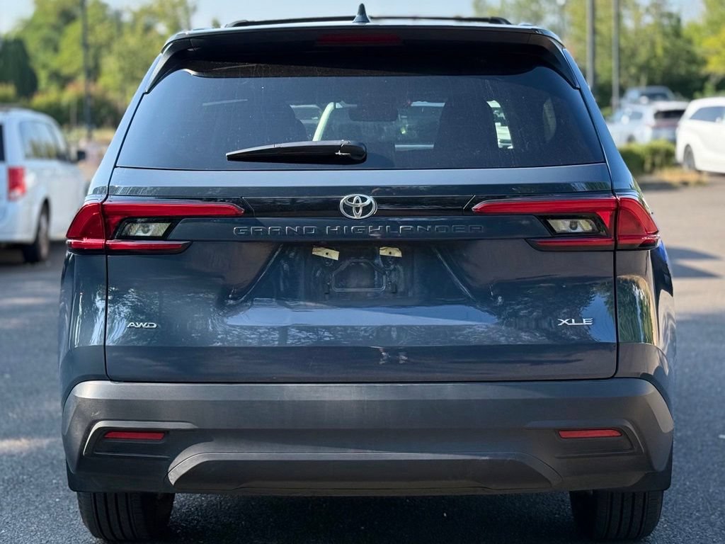 Certified 2024 Toyota Grand Highlander AWD image 4