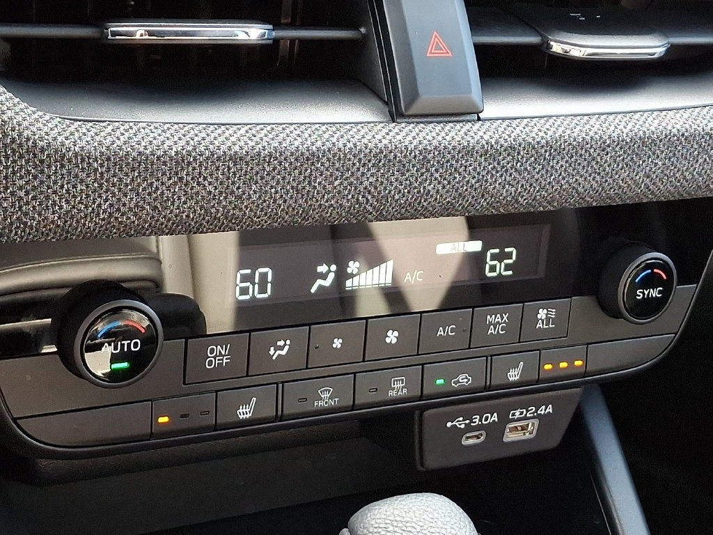 Used 2026 Subaru Outback Premium AWD/4WD image 15