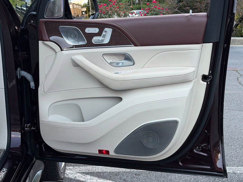 Used 2022 Mercedes-Benz Maybach GLS 600 4MATIC image 35