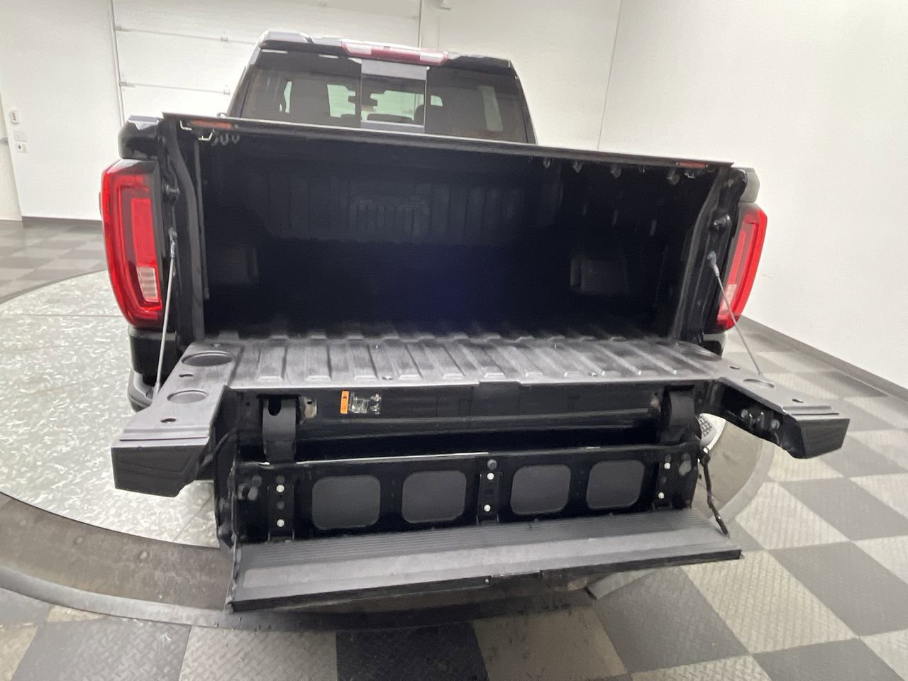 Used 2020 GMC Sierra 1500 AT4 w/ AT4 Premium Package AWD/4WD image 35