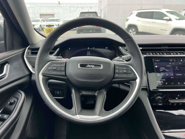 Certified 2023 Jeep Grand Cherokee Laredo w/ Luxury Tech Group I AWD/4WD image 14