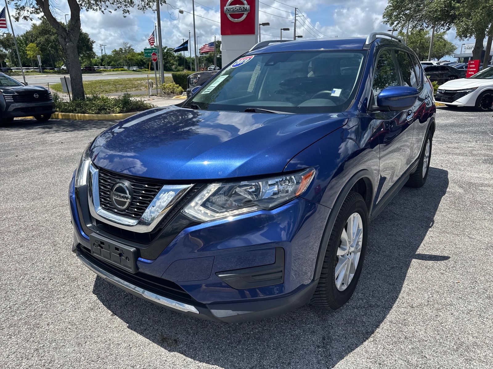 Used 2019 Nissan Rogue SV AWD/4WD image 4