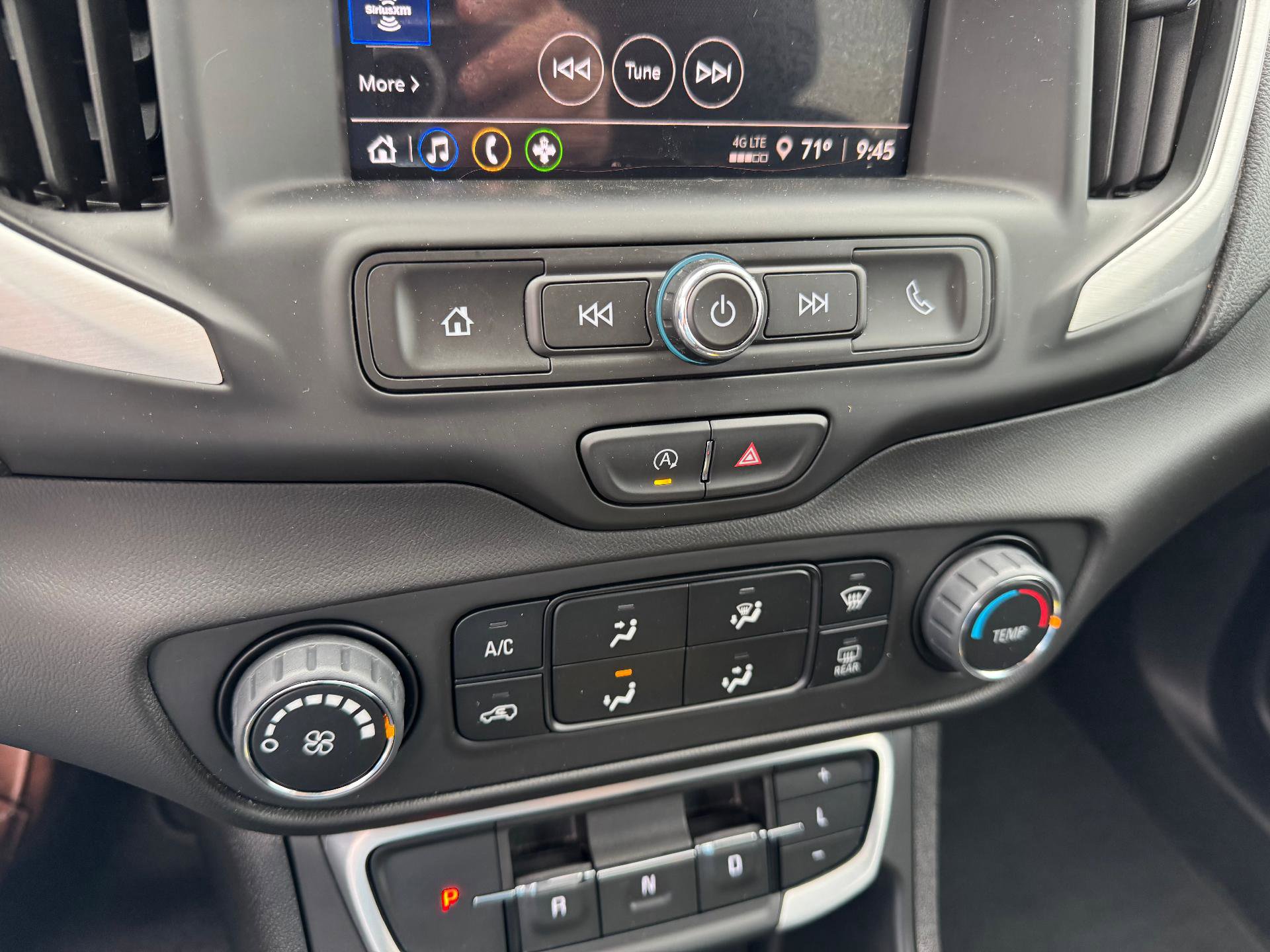 Used 2024 GMC Terrain SLE image 31