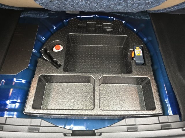 New 2027 Nissan Kicks SR w/ SR Premium Package FWD image 36