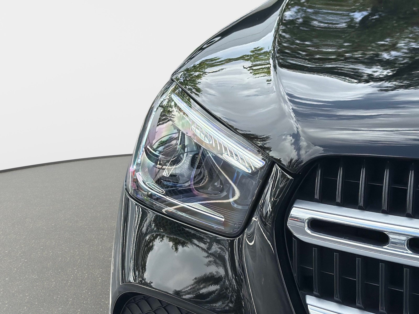 Used 2024 Mercedes-Benz GLE 350 4MATIC w/ Winter Package image 9