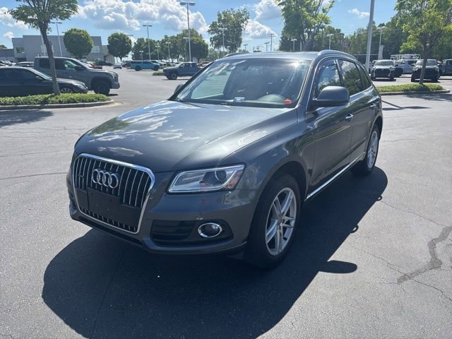 Used 2017 Audi Q5 2.0T Premium Plus w/ Technology Package image 4