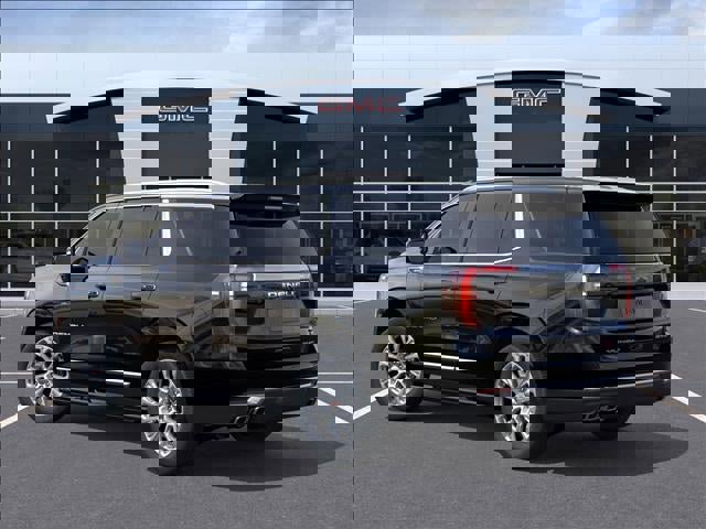 New 2026 GMC Yukon Denali w/ Denali Reserve Package image 3