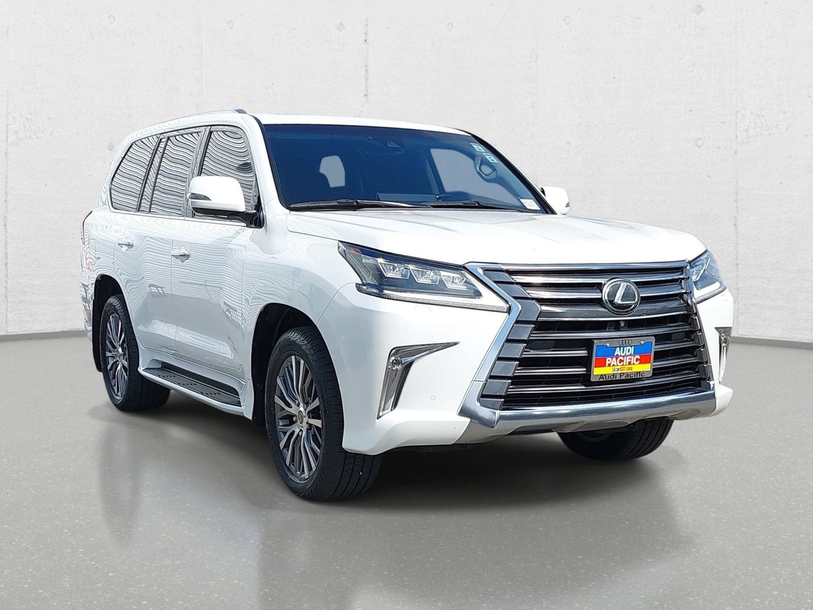 Used 2018 Lexus LX 570 4WD image 3