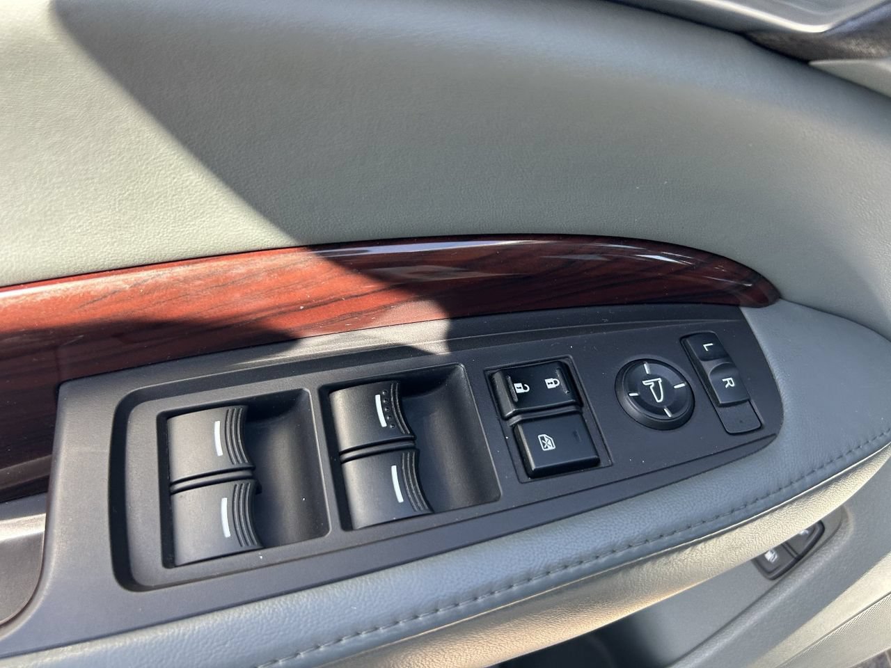 Used 2014 Acura MDX w/ Advance & Entertainment Pac FWD image 36
