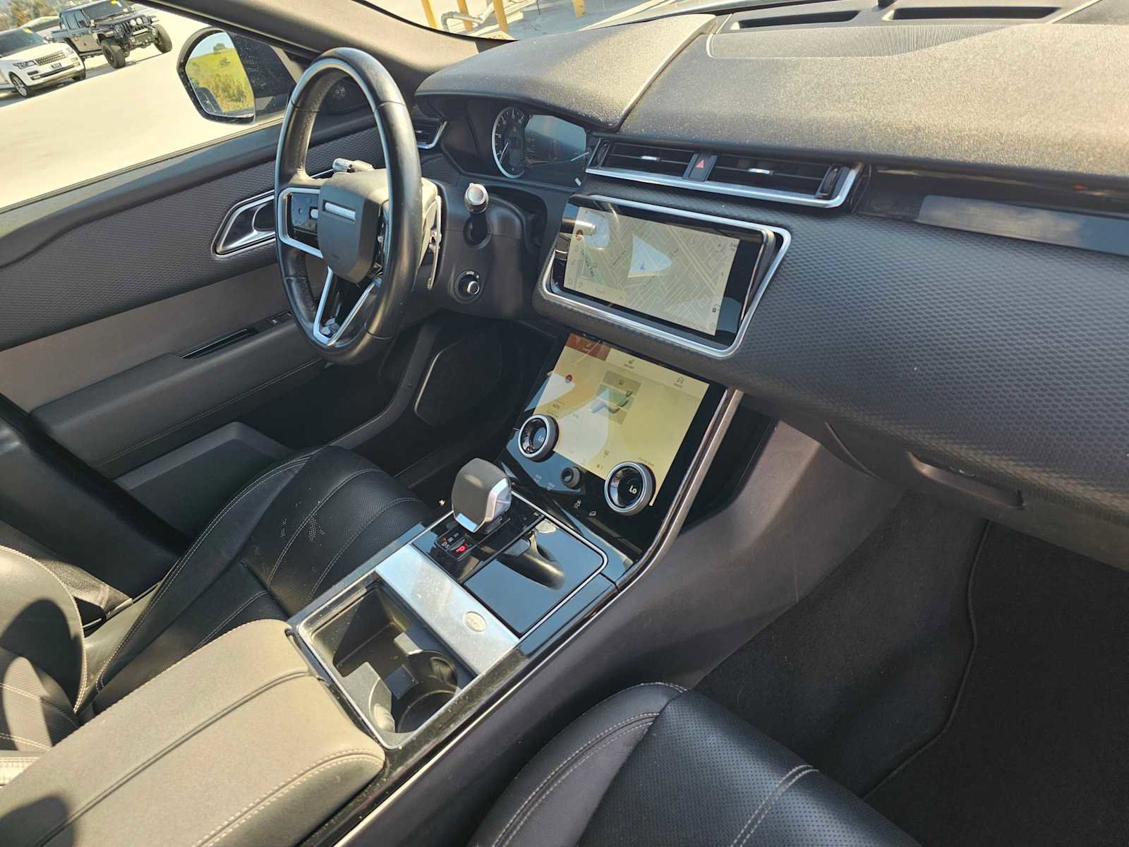 Used 2022 Land Rover Range Rover Velar S image 11