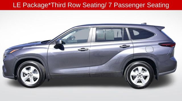 Used 2024 Toyota Highlander LE image 2