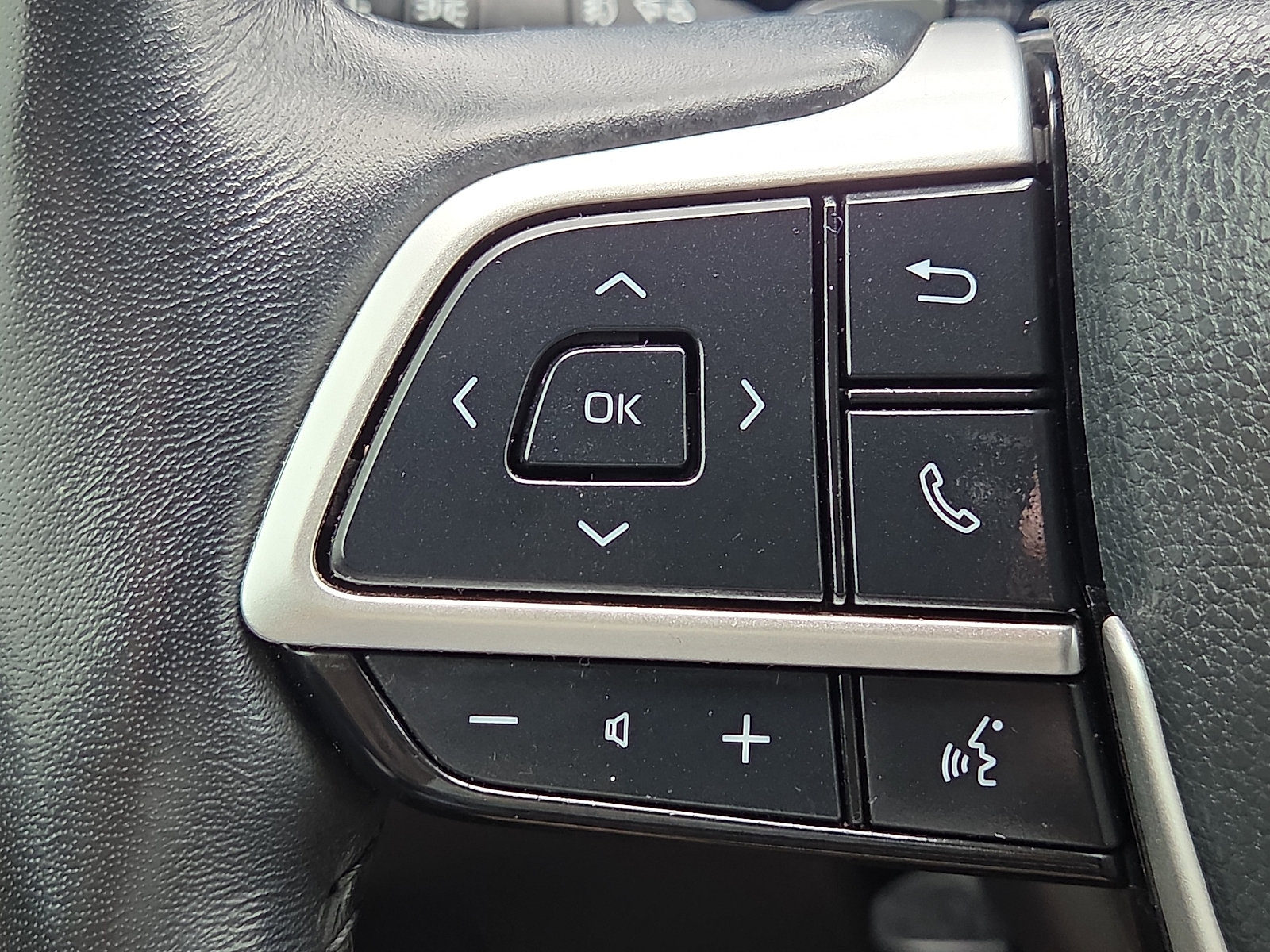 Used 2024 Toyota Grand Highlander AWD image 22