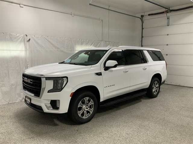 Used 2022 GMC Yukon XL SLE w/ Max Trailering Package image 2