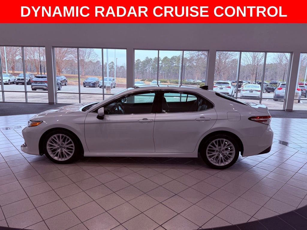 Used 2018 Toyota Camry XLE image 6