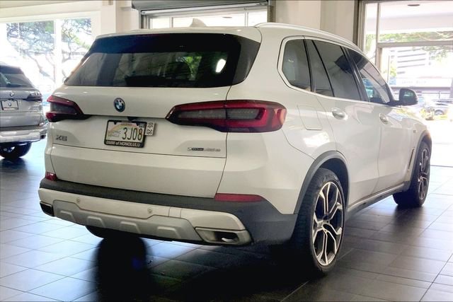 Used 2023 BMW X5 xDrive45e w/ Parking Assistance Package AWD/4WD image 6