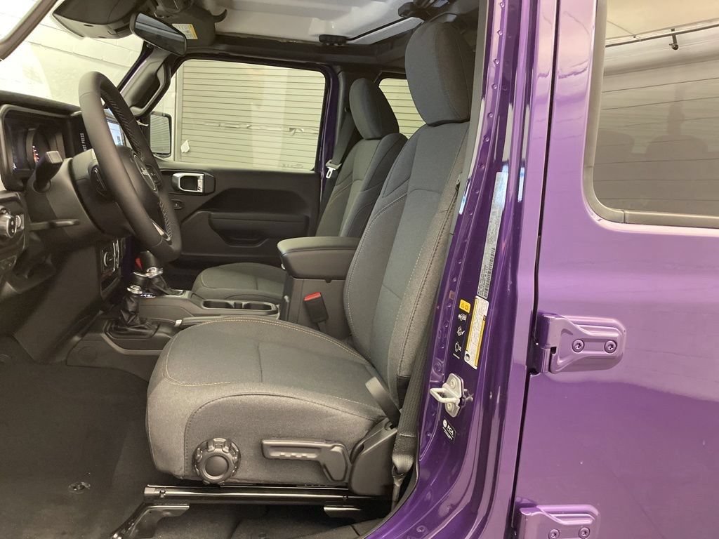 New 2026 Jeep Gladiator Sport AWD/4WD image 15