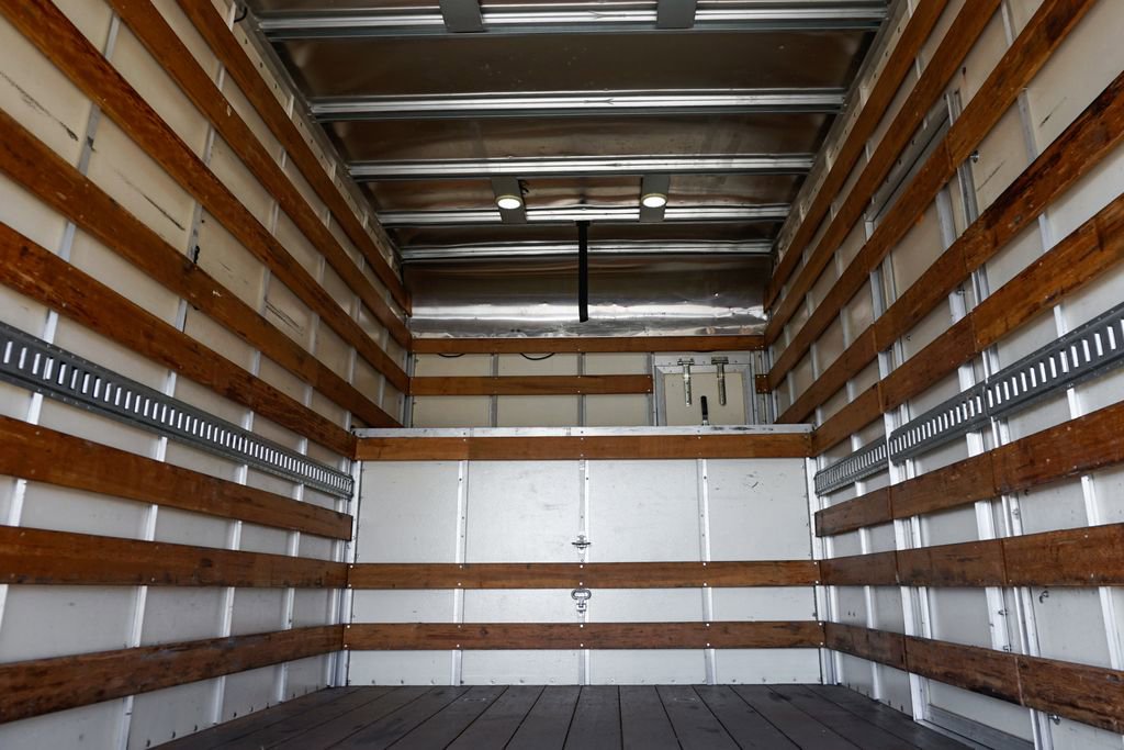 Used 2016 Ford F650 2WD Regular Cab Super Duty image 9