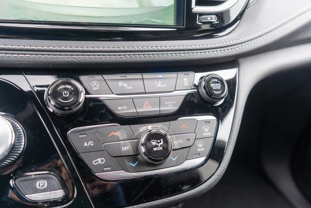 New 2026 Chrysler Pacifica Select image 25