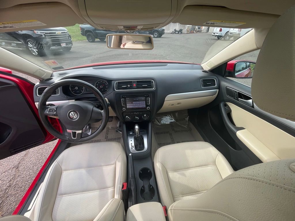 Used 2014 Volkswagen Jetta SE image 3