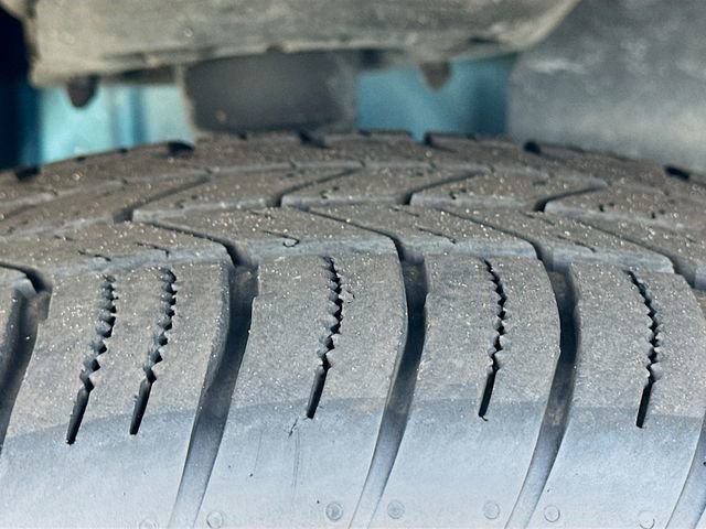 Used 2021 Jeep Cherokee Latitude Plus image 32