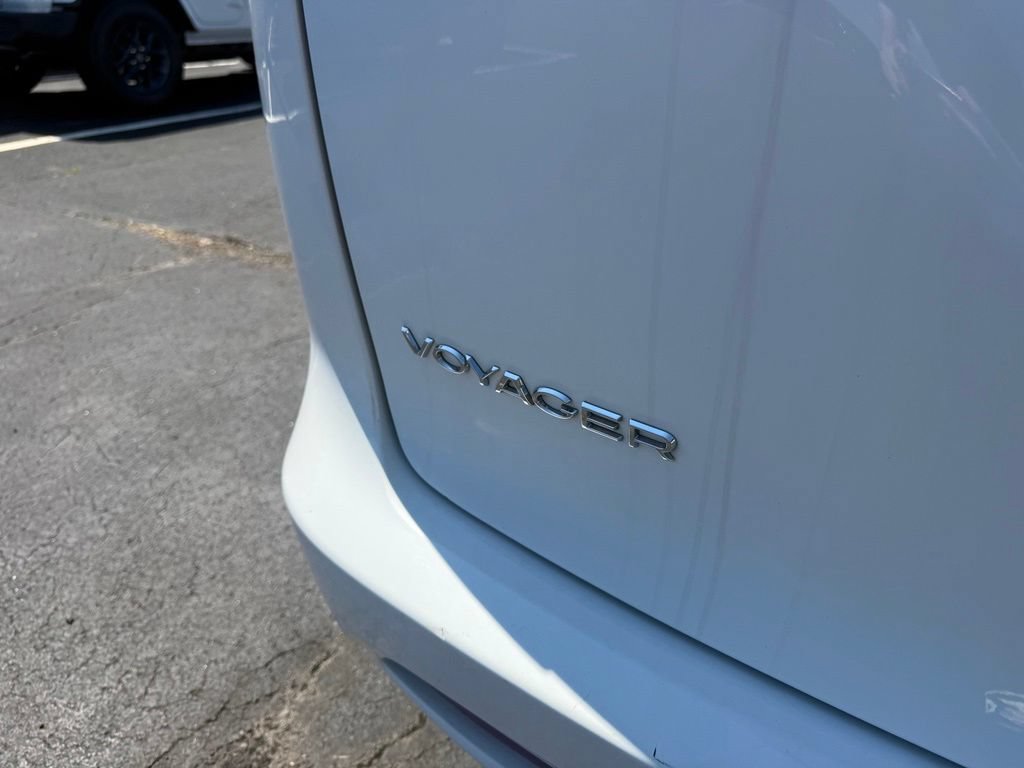 Used 2023 Chrysler Voyager LX FWD image 41