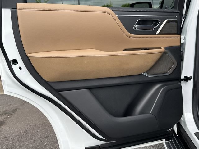 Used 2025 INFINITI QX80 Sensory AWD/4WD image 23