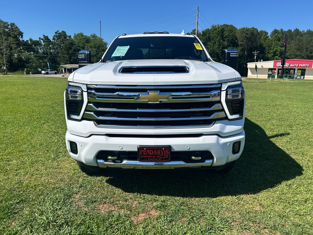 Used 2025 Chevrolet Silverado 2500 High Country w/ High Country Premium Package AWD/4WD image 3