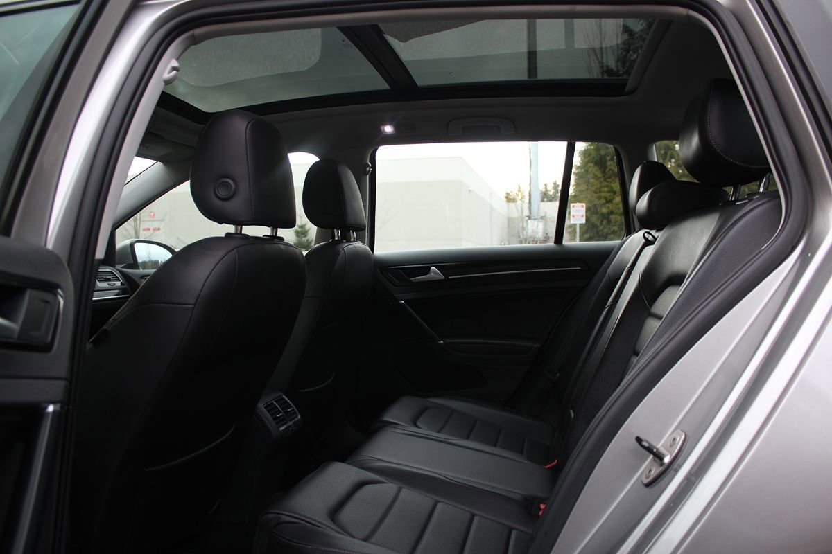 Used 2016 Volkswagen Golf SEL w/ Lighting Package (SEL) image 18