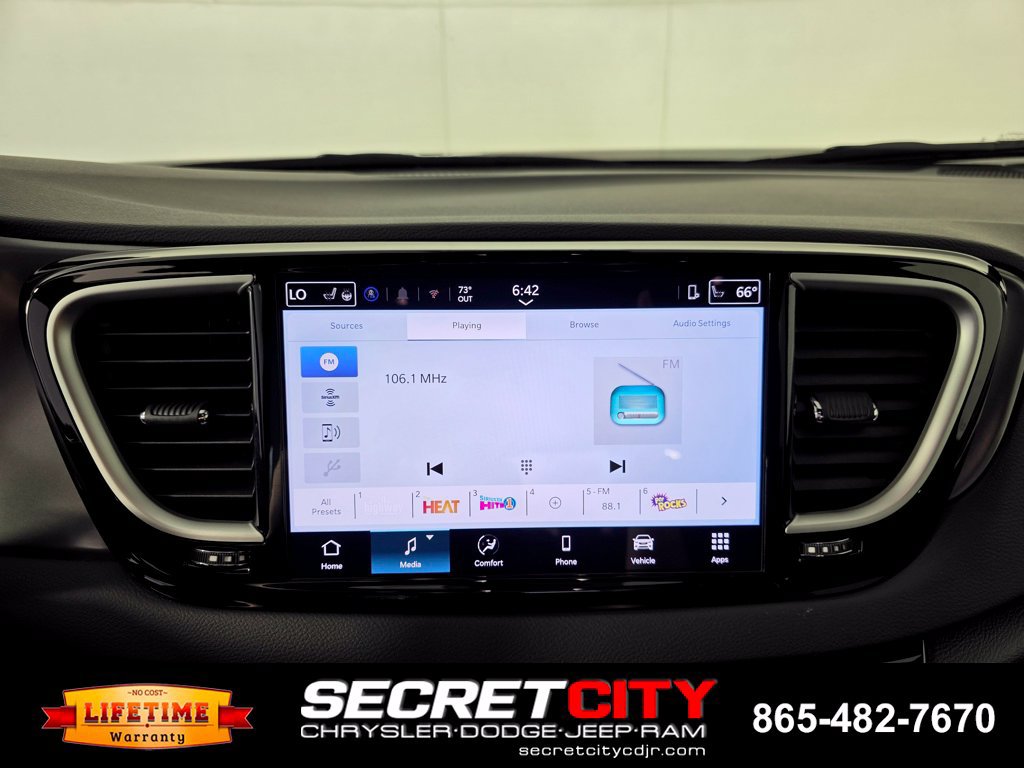 New 2026 Chrysler Voyager LX FWD image 21