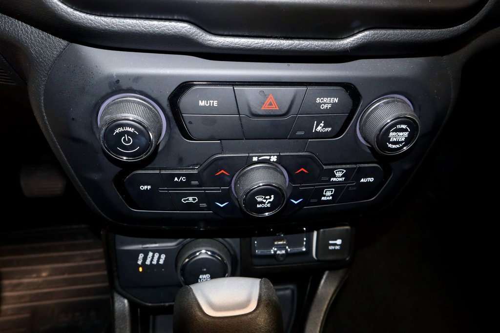 Used 2023 Jeep Renegade Latitude image 33