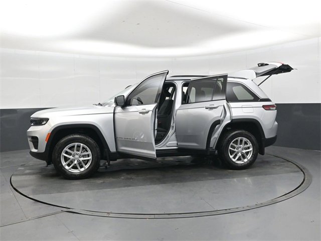 New 2025 Jeep Grand Cherokee Laredo image 48