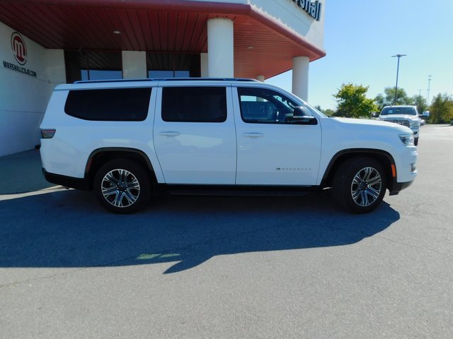 Used 2024 Jeep Wagoneer L Series II w/ Flexible Seating Group image 9