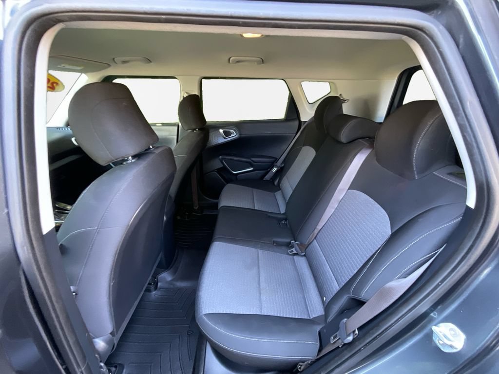 Used 2020 Kia Soul GT-Line FWD image 24