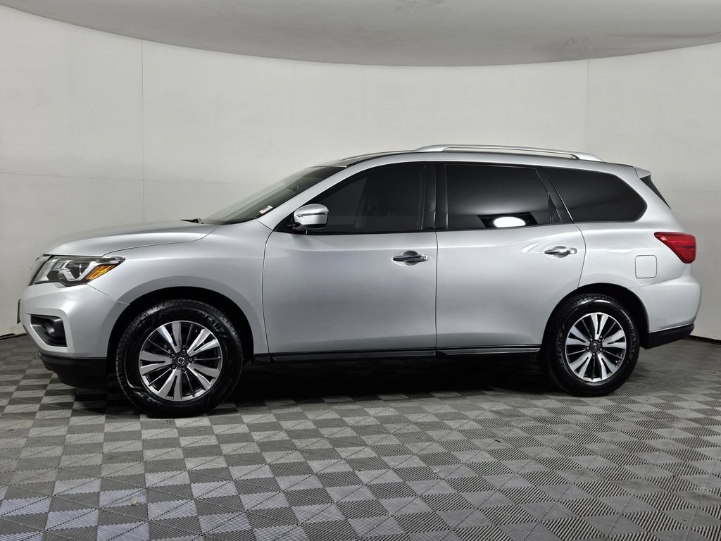 Used 2020 Nissan Pathfinder SV AWD/4WD image 2