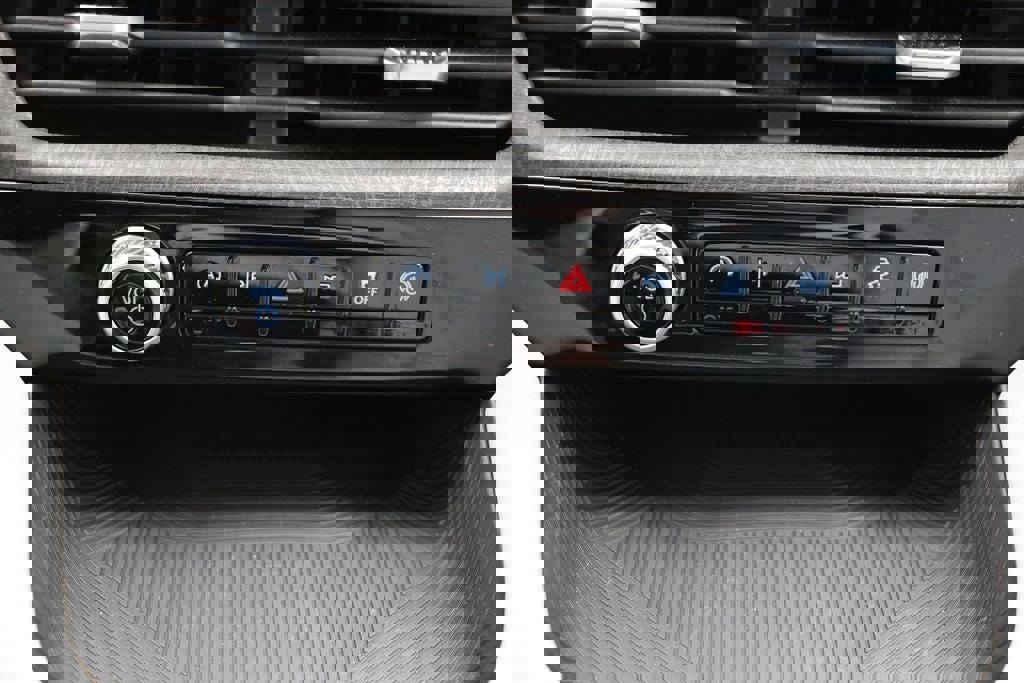 Used 2026 Ford Explorer Platinum w/ LUX Leather Package image 24