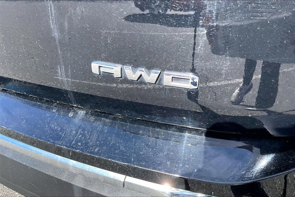 Used 2024 GMC Terrain SLT image 22