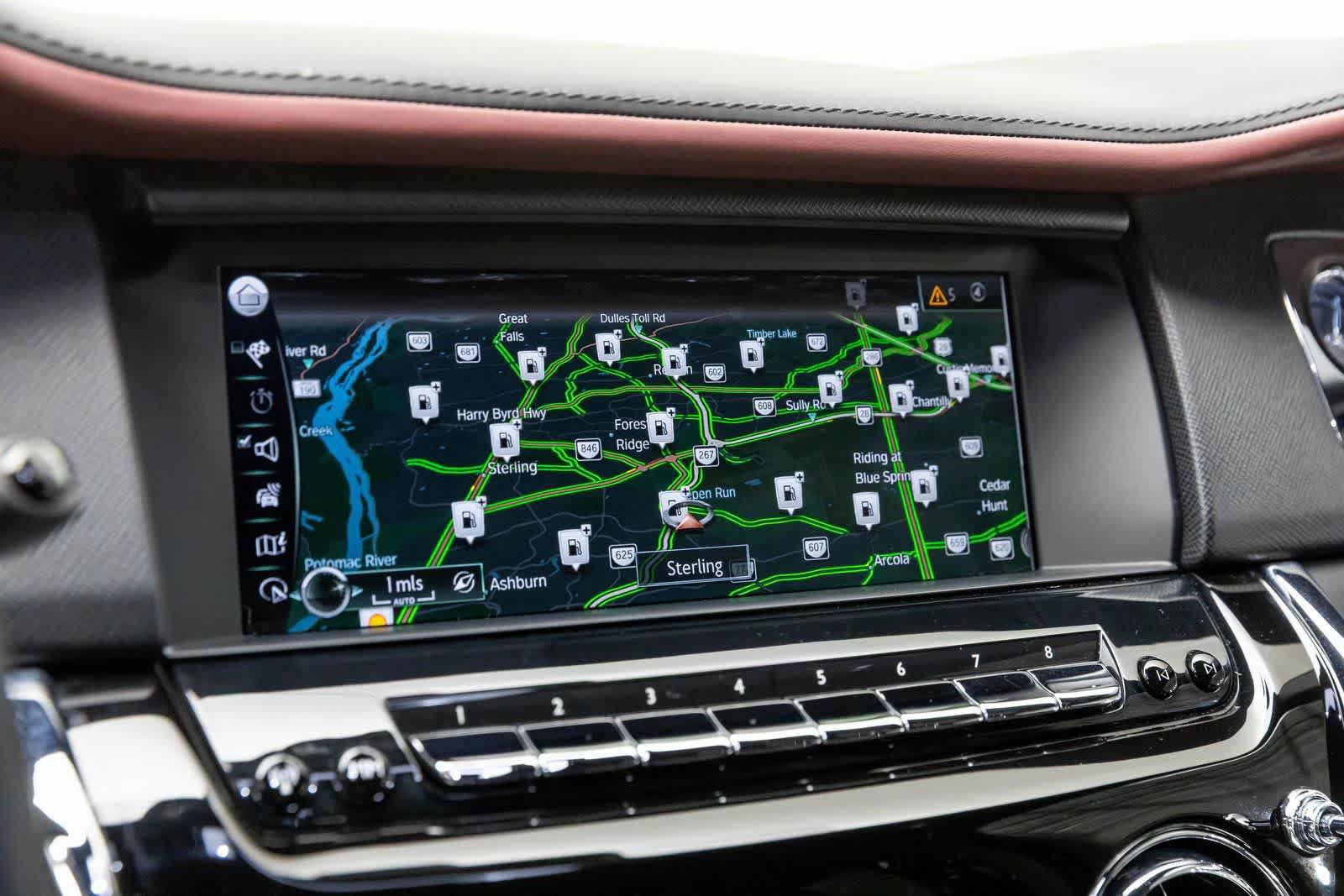 Certified 2022 Rolls-Royce Cullinan AWD/4WD image 23