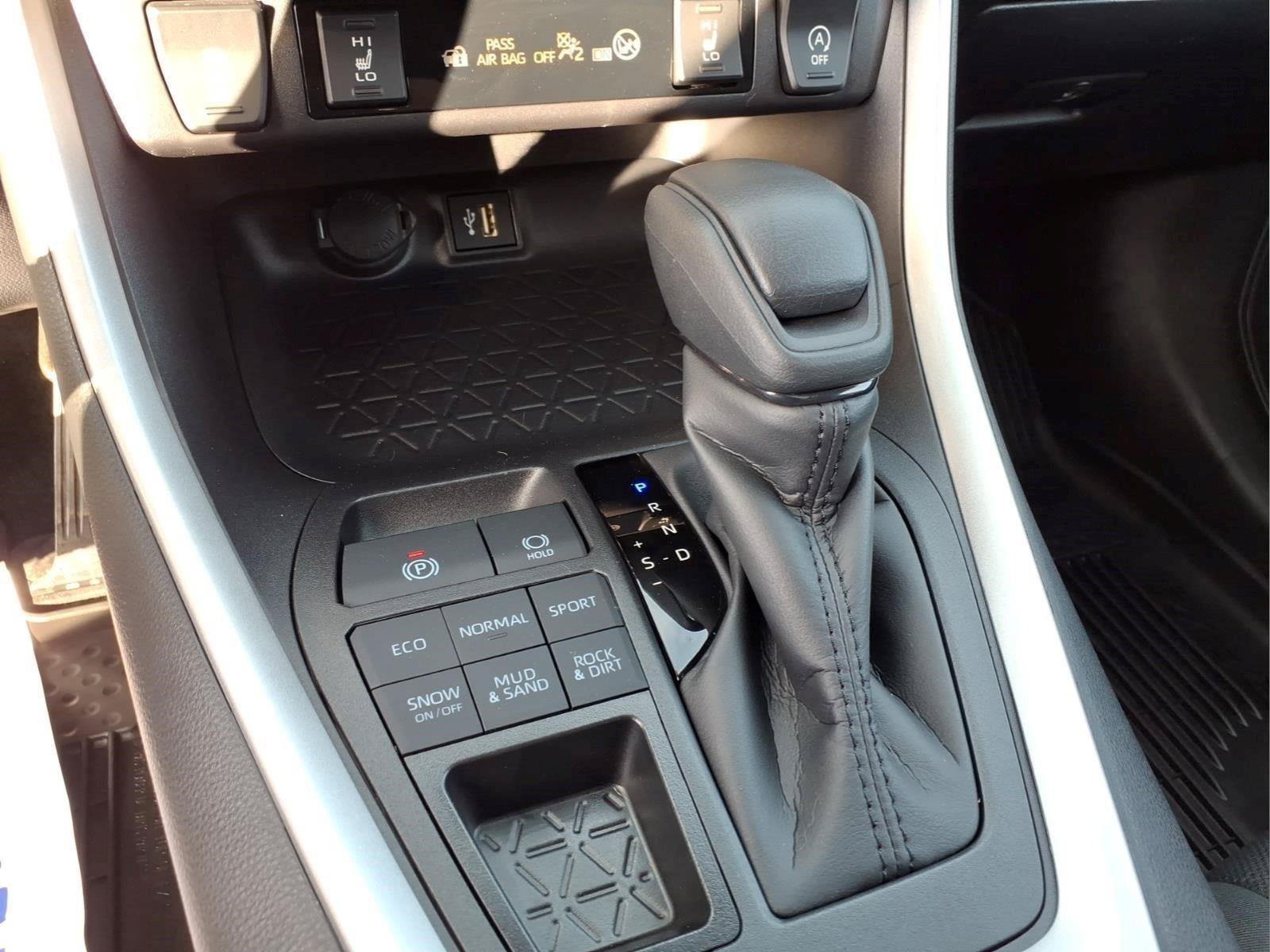 Used 2025 Toyota RAV4 XLE w/ Convenience Package AWD/4WD image 23
