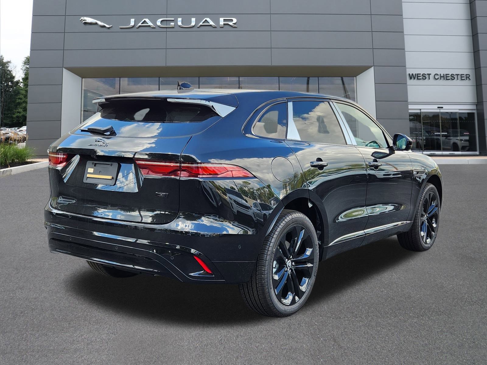 New 2026 Jaguar F-PACE R-Dynamic S image 4