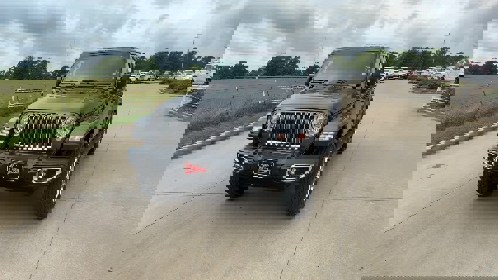 Used 2020 Jeep Wrangler Unlimited Sahara image 3