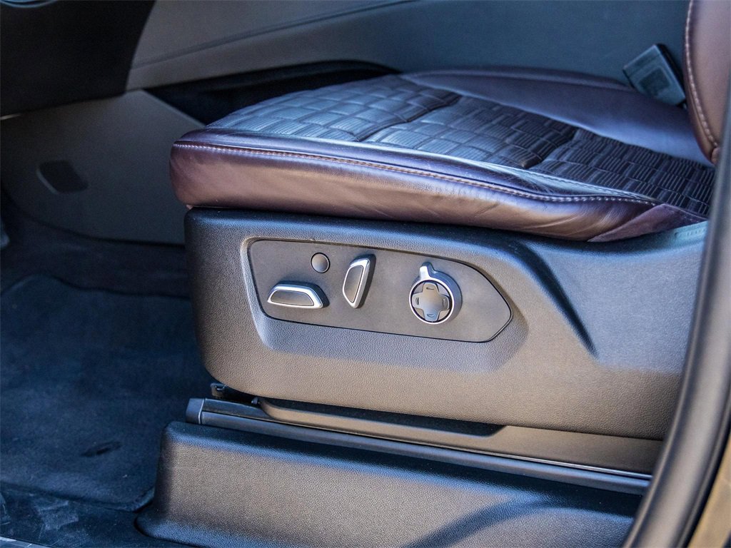 Used 2023 Cadillac Escalade Sport Platinum w/ LPO, ONYX Package image 33