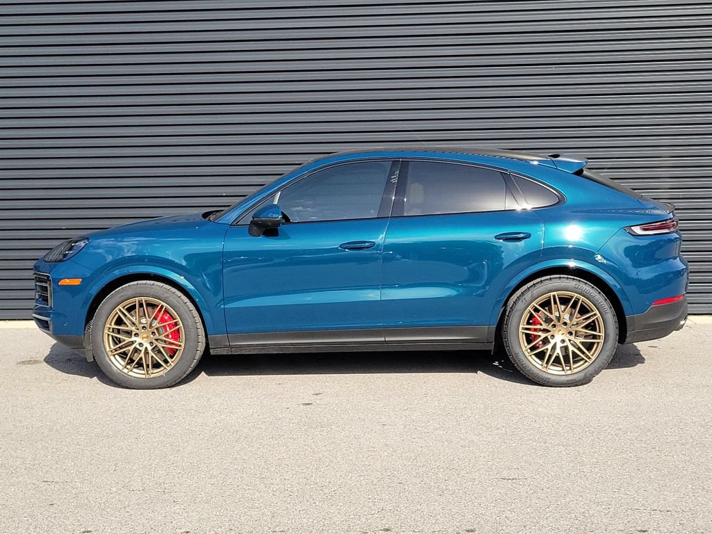 Certified 2025 Porsche Cayenne S AWD/4WD image 2