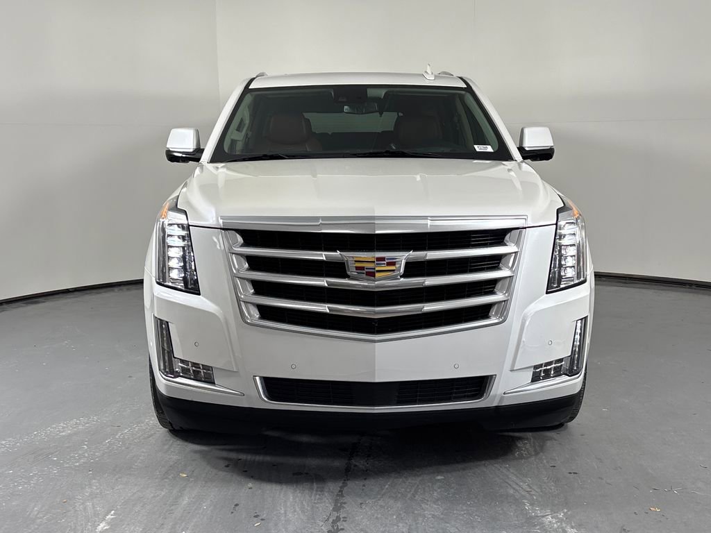 Used 2020 Cadillac Escalade Premium Luxury image 2