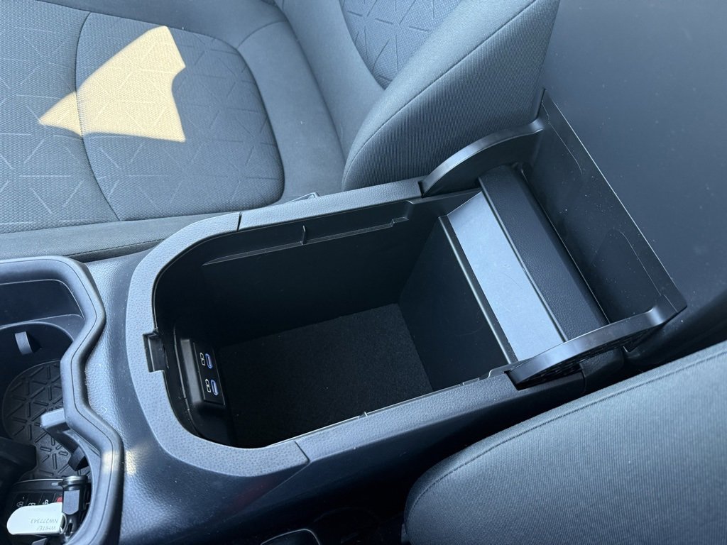 Used 2022 Toyota RAV4 XLE image 47