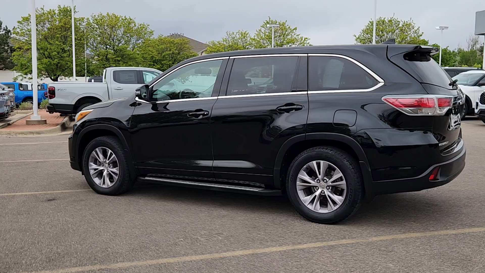Used 2015 Toyota Highlander Plus AWD/4WD image 23